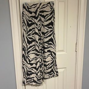 H&M flowey zebra pants!
